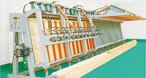 分段式液壓單面拼板機(jī)的性能特點(diǎn)