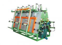 木屋設(shè)備，門(mén)窗組裝機(jī)的特點(diǎn)